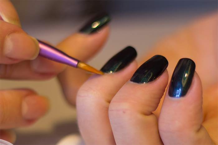 Hur Får Man Nagellack Att Torka Snabbare